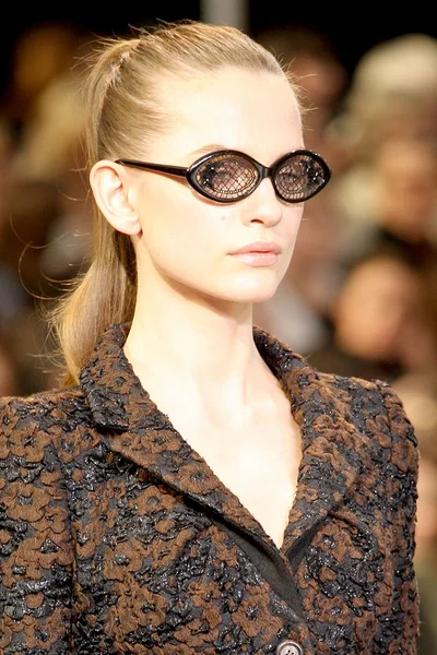 Look 15